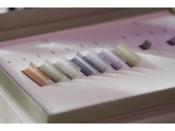 アイリー(i’rry)/カラーエクステも上質なものを。