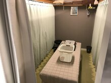 コリとるケアプラス 駅東本店(コリとるCARE+)の雰囲気（個室・着替え等も無料でご用意しております。）