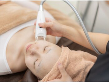 オーセン(Authen)の写真/毛穴洗浄×しわたるみ改善★なめらか水光肌へ〈毛穴・小顔・美白・ハリ・肌荒れ〉悩みにあったケアをご提案