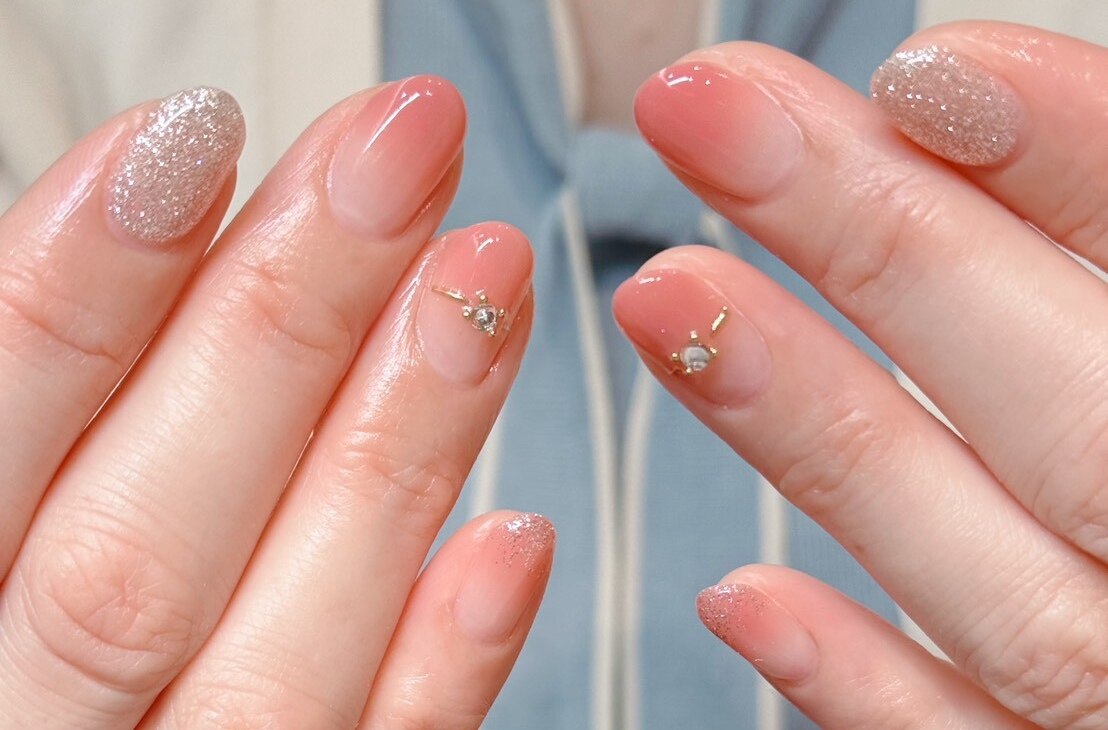 2025年-2026年冬トレンド】リング ハンドのネイルデザイン集｜人気順