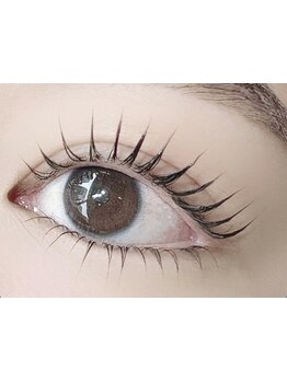 ナチュラル上品な目元にしたい