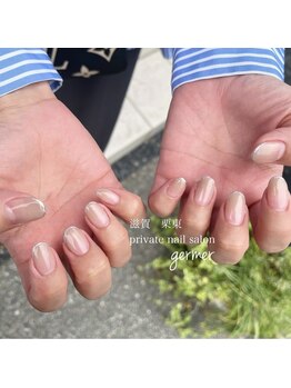 オフィスにも◎ヌーディーネイル