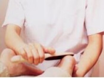 角質フットケアサロン リラックスパーク 大阪難波店(RelaxPark)の写真/経験豊富なベテランスタッフによる《足つぼ+フットケア(角質除去&タコ・魚の目ケア) 90分6200円》が人気！