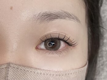 ママジェンヌ(mamA sIenne)の写真/流行に左右されない！王道の上品ナチュラルスタイルをご提案◎根本からしっかり立ち上げ瞳の輝きUP◎