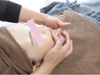 ブリアンジュ(B'riange)/フェイシャル前のクレンジング