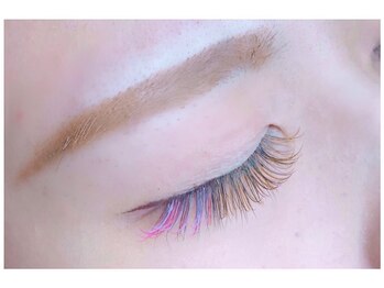 アタシエ プラスワン(attache +ONE)/マツエクMENU:カラーエクステ