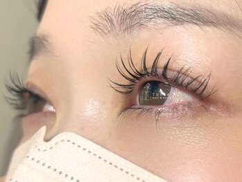 ネイルアンドまつげエクステ専門サロン スリー(THREE)/140本フラットラッシュ