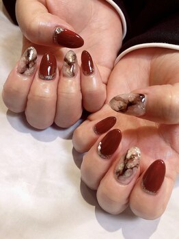 ドナ シェリダ(Dona Cherida)/ニュアンス大理石ネイル