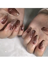 アリュグラン(Allugran)/《ネイルデザイン》