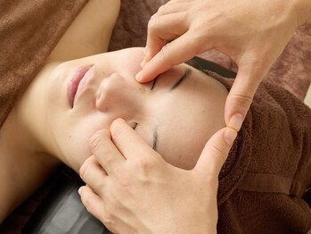 サロン ド アテイン(salon de attain)/顔ツボヘッドマッサージ