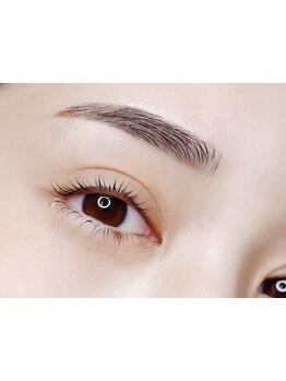 ナチュラル上品な目元にしたい