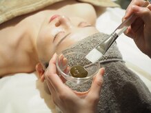 【継続して肌質改善】ハーブピーリングでニキビ毛穴ケア