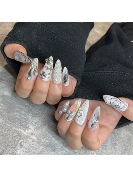 ダリア(Dahlia)/ミラーアートネイル