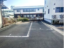 オン 絹(on silk)/駐車場