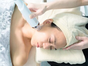 チカグレース(CHIKA GRACE)の写真/【エステ版ポテンツァ】小じわ、シミ、たるみ改善に◎乾燥する季節にもぴったり◎内側から潤い漲るツヤ肌へ