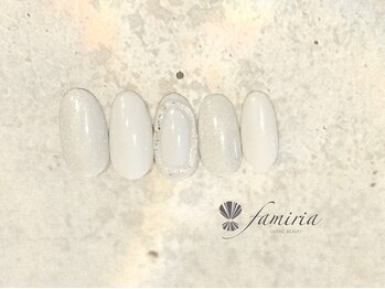 ファミリア/マグネット×ぷっくりネイル