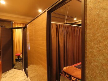 赤坂山王整骨院 鍼灸治療院 阿里山健康センター/個室対応、マッサージ