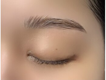 まつげ家 クルン 藤沢店(Kurun)の写真/アイブロウスタイリングが時短に!【まつげパーマとセット施術40分¥3980】目の周りを一度に華やかに♪