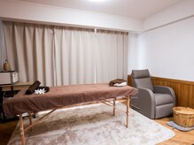 カーム(Calm)の雰囲気（ウッドとベージュを基調とした広々空間です★）