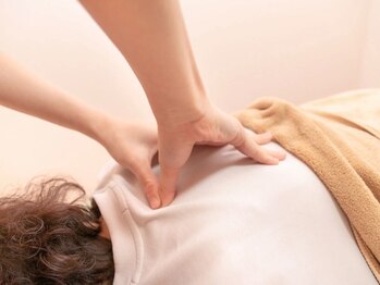 ベリーケア(BERRY CARE)の写真/凝り固まってしまっている箇所をじっくり丁寧にもみほぐすことで筋肉の緊張をやわらげ日々の疲れを解放◎