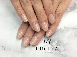 W-677 シアーベージュネイル