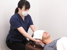 丸の内接骨院グループ 銀座リリース整体院/◆施術風景【頭・首まわり】