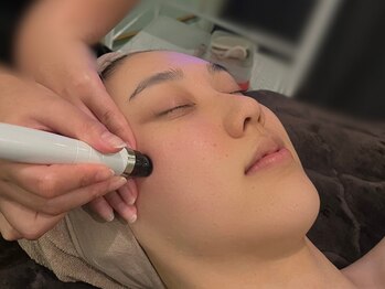 リノ(Lino)の写真/【悩みに合わせてチョイス】ハイドロ毛穴洗浄or光フェイシャル選べる30分体験3980円◎施術後は化粧ノリUP☆