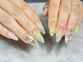 ヤビス ネイル(YAVIS nail)の写真/ストーン・ミラー・3Dなどトレンドパーツを使った華やかネイルが叶う◎イベントや普段使いにもおすすめ♪