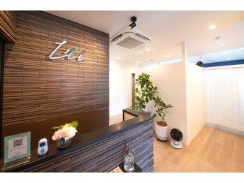 アイル(I'll)/エントランスは落ち着いた雰囲気