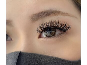 アンムートルーナ(Anmut Luna)/メガマットボリュームラッシュ