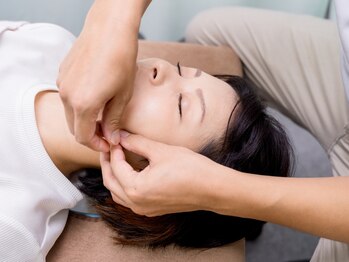 たいよう美容鍼灸院の写真/【たちまち実感！美容鍼】☆大人女性を悩ませる、たるみ・ほうれい線のお悩み改善！キュッとリフトUP！
