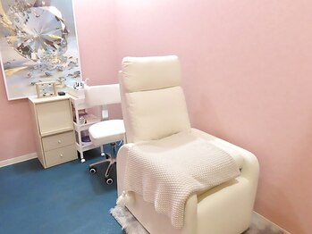 プティート(petite.)の写真/印象的な瞳に◎似合わせまつげパーマ＋アイブロウセット¥7700！お得なクーポン多数ご用意しております♪