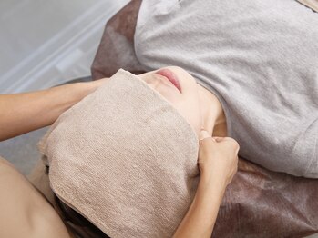 グランツ(glanz)/顔のたるみに◎