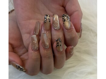 カラーも選べる定額デザイン