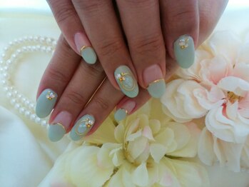 ウィズ フェリーク/丸フレンチ×ブローチネイル