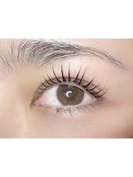 ナチュラル上品な目元にしたい