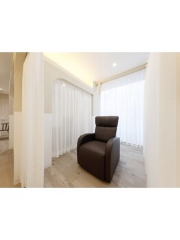 ゆったり空間で施術が受けられるサロン