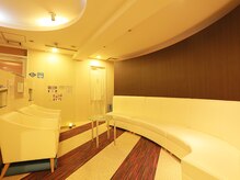 ホットヨガスタジオ ラビエ 上野店/待合スペース