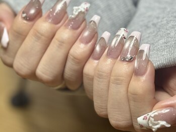 ヌリ(nuri)の写真/パラジェル取扱いサロン☆自然な長さ出しで深爪・短い爪もスラっと美しく♪キレイなフォルムで満足感◎