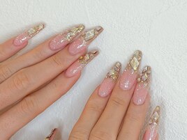 キラキラストーンネイル
