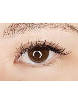 ナチュラル上品な目元にしたい