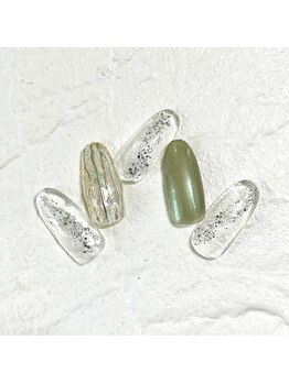 ミュナ(myuna)/グリーンキラキラネイル