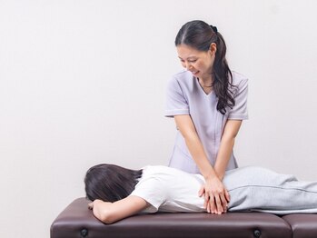 三宮元町で肩こりと腰痛にリンパマッサージと骨盤矯正で姿勢改善する三宮元町整体院の写真/身体の仕組みを熟知した"矯正整体師"による【骨盤矯正/姿勢矯正/頭痛矯正】が受けれる注目の整体院