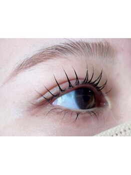 ナチュラル上品な目元にしたい