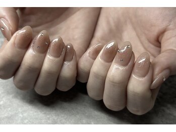 チークネイル　¥9300