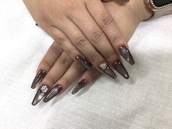 ネイルルーム 千美(room)の写真/【ジェルアートし放題+スカルプクーポン】長さ出しでスラッとした大人の美爪に☆爪のお悩みご相談下さい♪