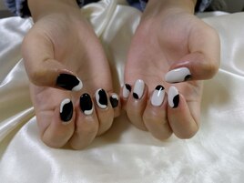 ちぐはぐモノトーンネイル