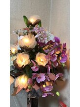 ジャイタイ(JAITHAI)/お花に囲まれた店内でリラックス