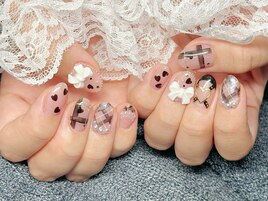 ガーリーな乙女ネイル