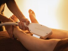 コモレビ(comorebi)/足脱毛【男性セラピスト】